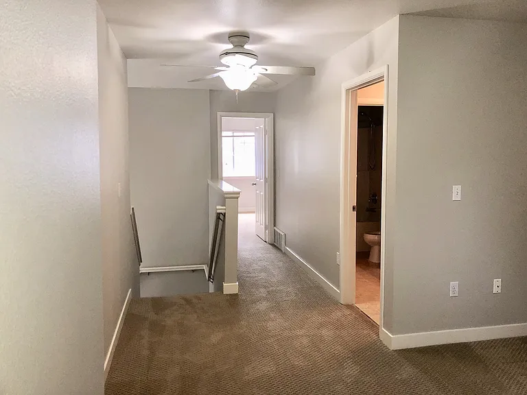 23120 NE 8th Pl — Photo 13