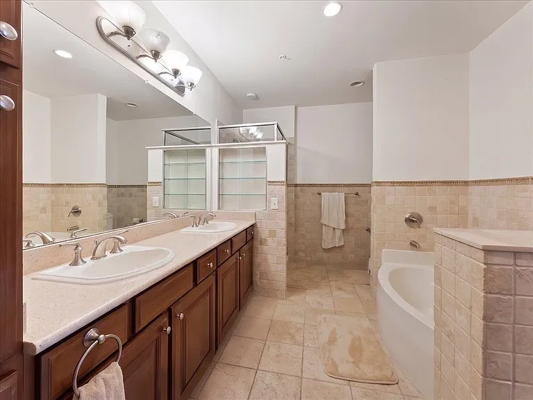 20 Avenue At Port Imperial #429 — Photo 17