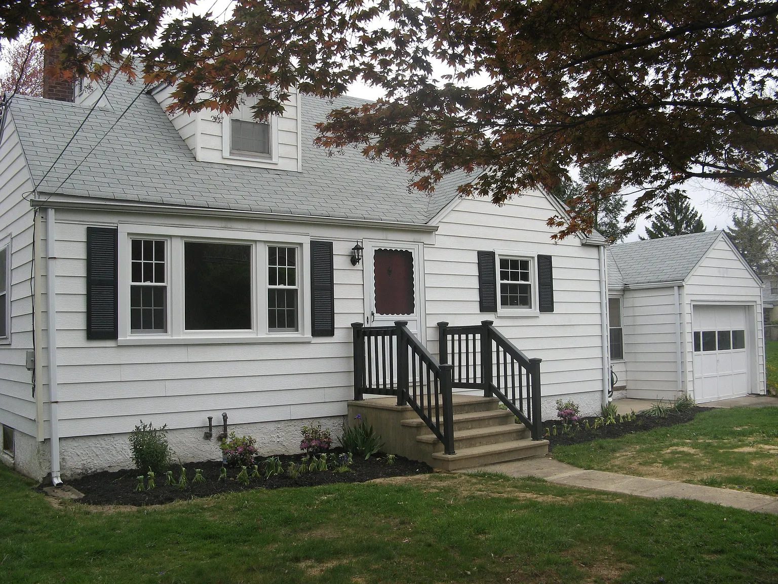 288 Woolston Dr photo 1