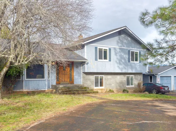 377 Fir Point Ln, Glendale, OR 97442