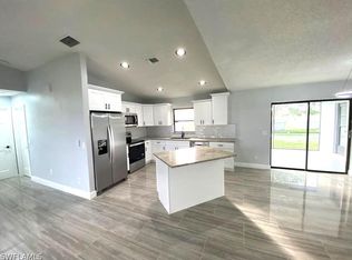 2220 NE 2nd Ave, Cape Coral, FL 33909