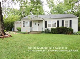 3945 SW Drury Ln, Topeka, KS 66604