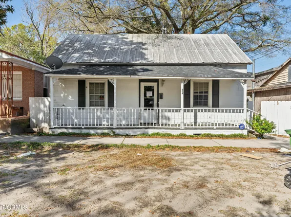 904 S 4th Street, Wilmington, NC 28401