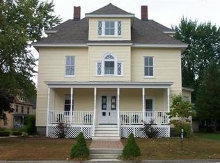 31 1/2 Manchester St, Nashua, NH 03064