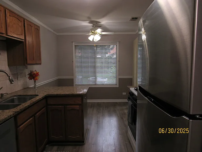 352 Pembroke Ct #5 — Photo 5