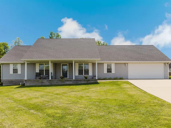 2705 Winter Ln, Marion, IL 62959