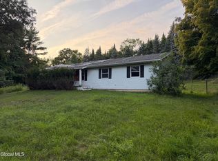 5 Mohican Way, Valley Falls, NY 12185