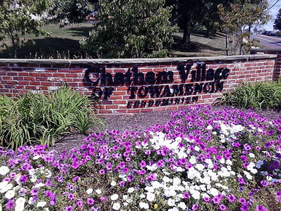 Entrance to Chatham Village