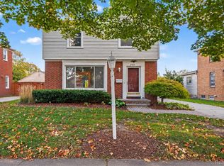 1763 S Eton St, Birmingham, MI 48009
