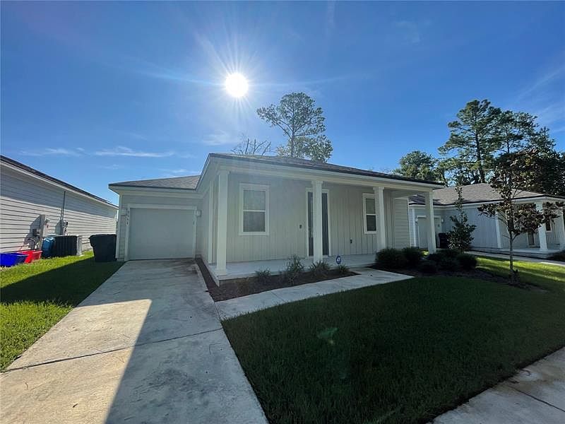 1st image of 3551 NE 1st Dr