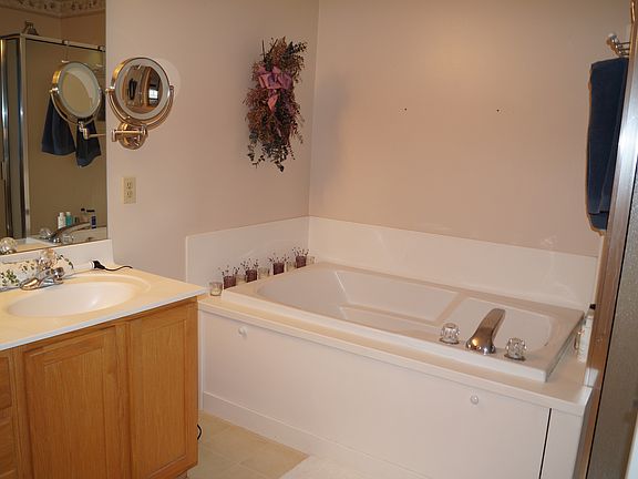 4th image of 1974 Bluestem Ln #1974