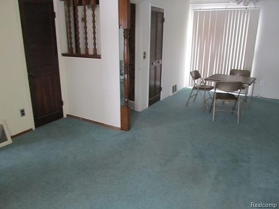 2nd image of 625 Mayflower Ave