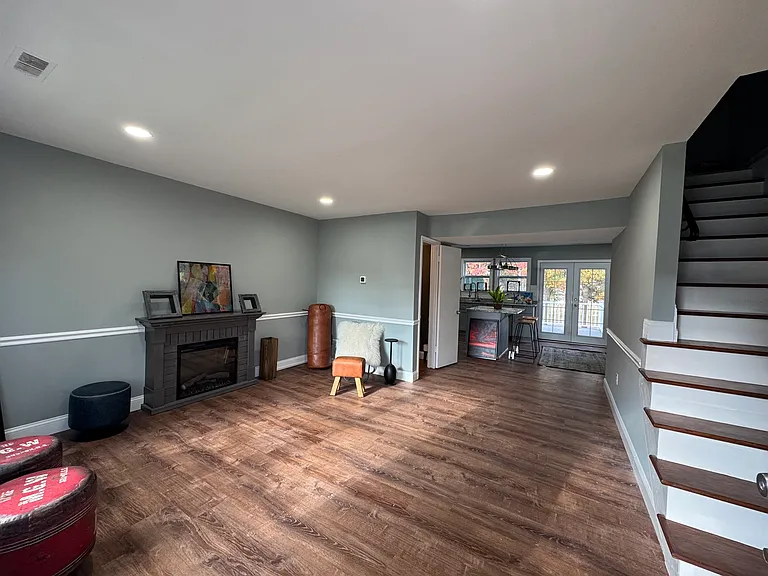 13 Running Ct — Photo 9