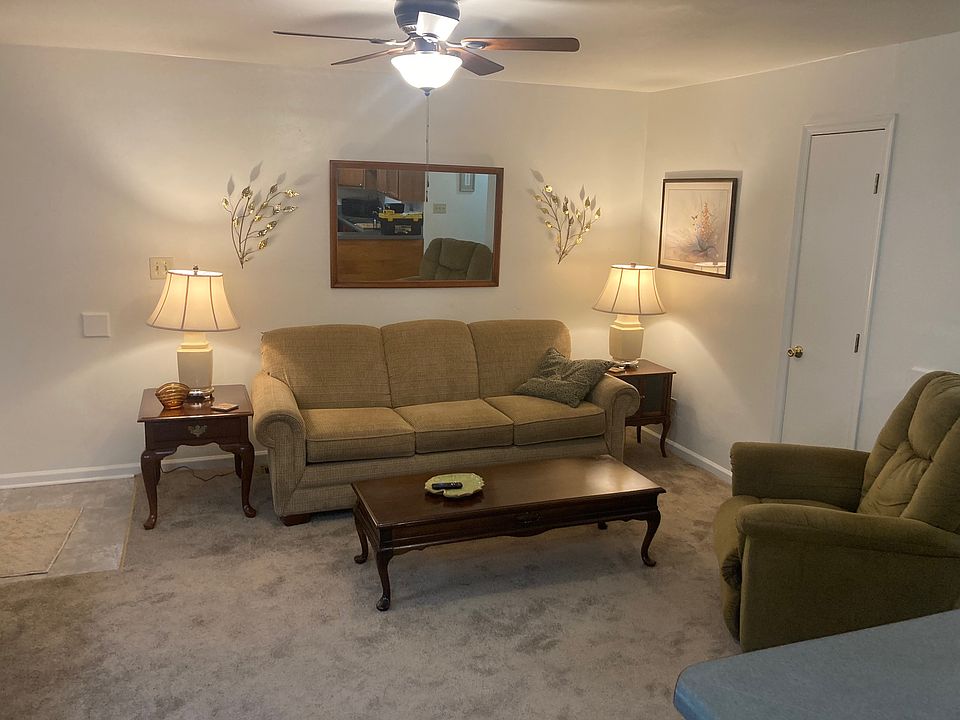 Living Room, with door to coat closet (Model)