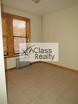 Rented by A Class Realty Long Island City LLC | media 2