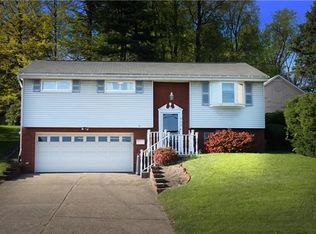 915 Brierly Ln, Homestead, PA