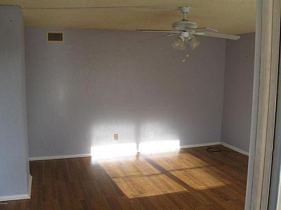 3rd image of 350 Woodland Ave APT 15
