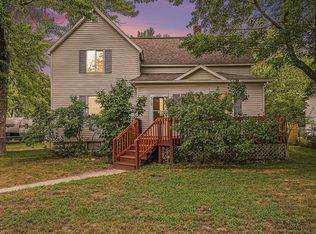 512 5th St, Spring Lake, MI 49456