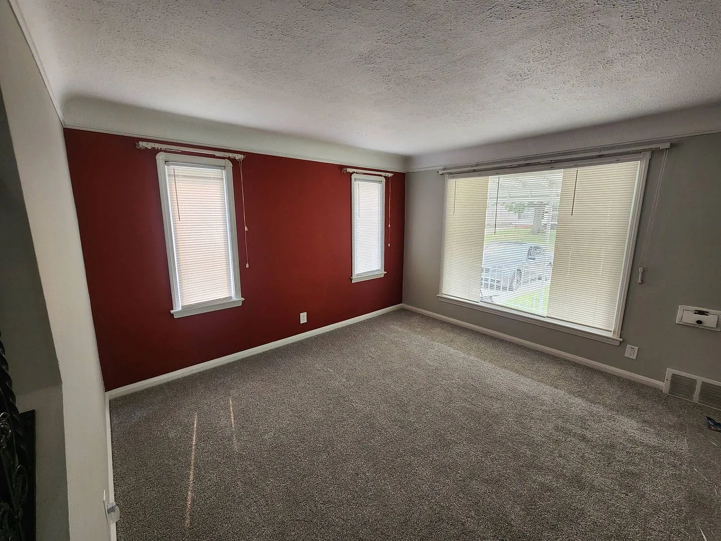 Charming 4-Bedroom Property in Prime Location — Photo 4