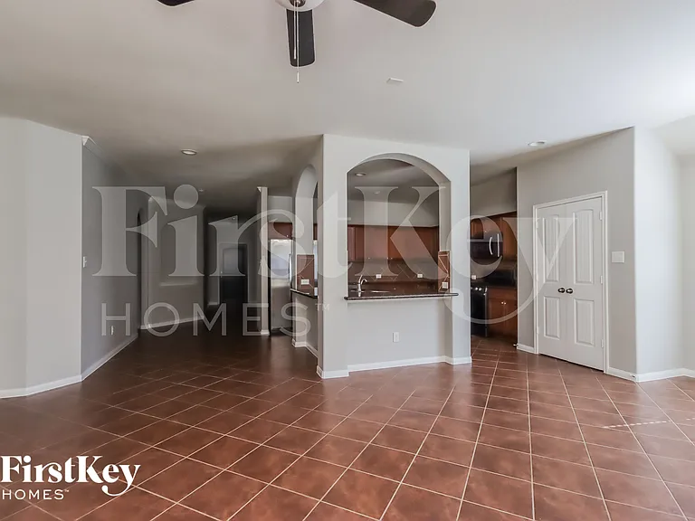 240 Country Crossing Cir — Photo 4