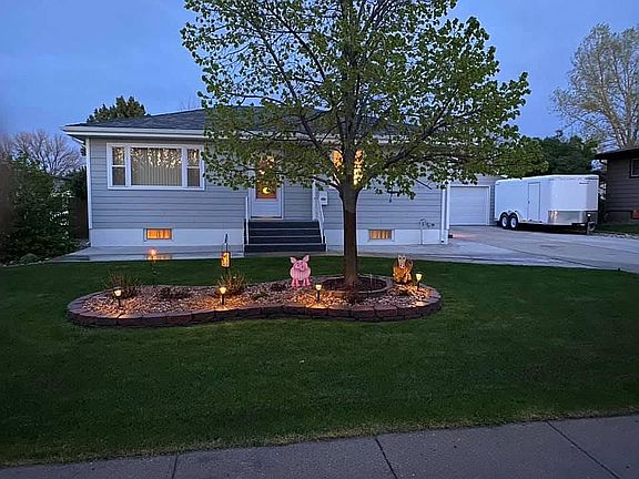 5th image of 2647 Monterey Dr
