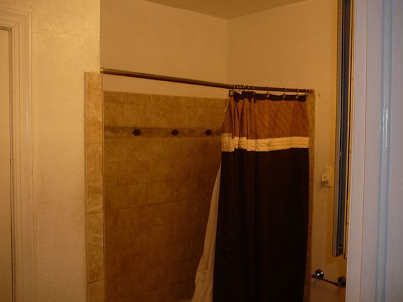 3rd image of 812 Interlachen Pkwy