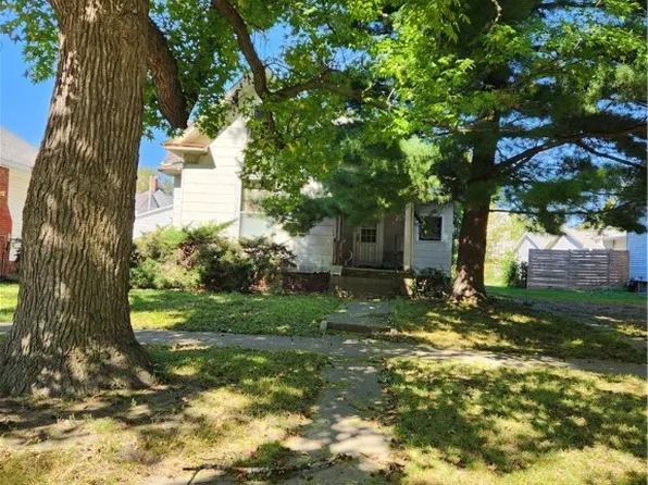 2804 Pine Ave, Mattoon, IL 61938