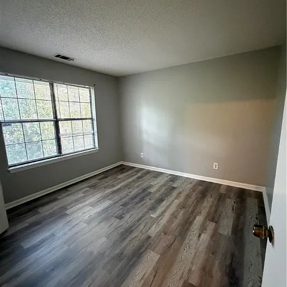 98 Hidden Lake Ct — Photo 13