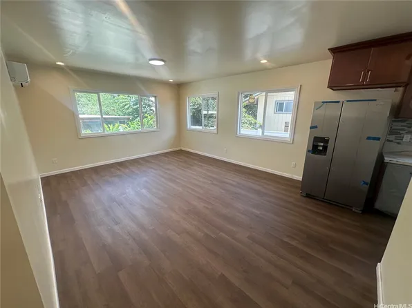 720 Kunawai Ln #7, Honolulu, HI 96817