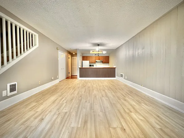 6234 138th Ave NE APT 202, Redmond, WA 98052