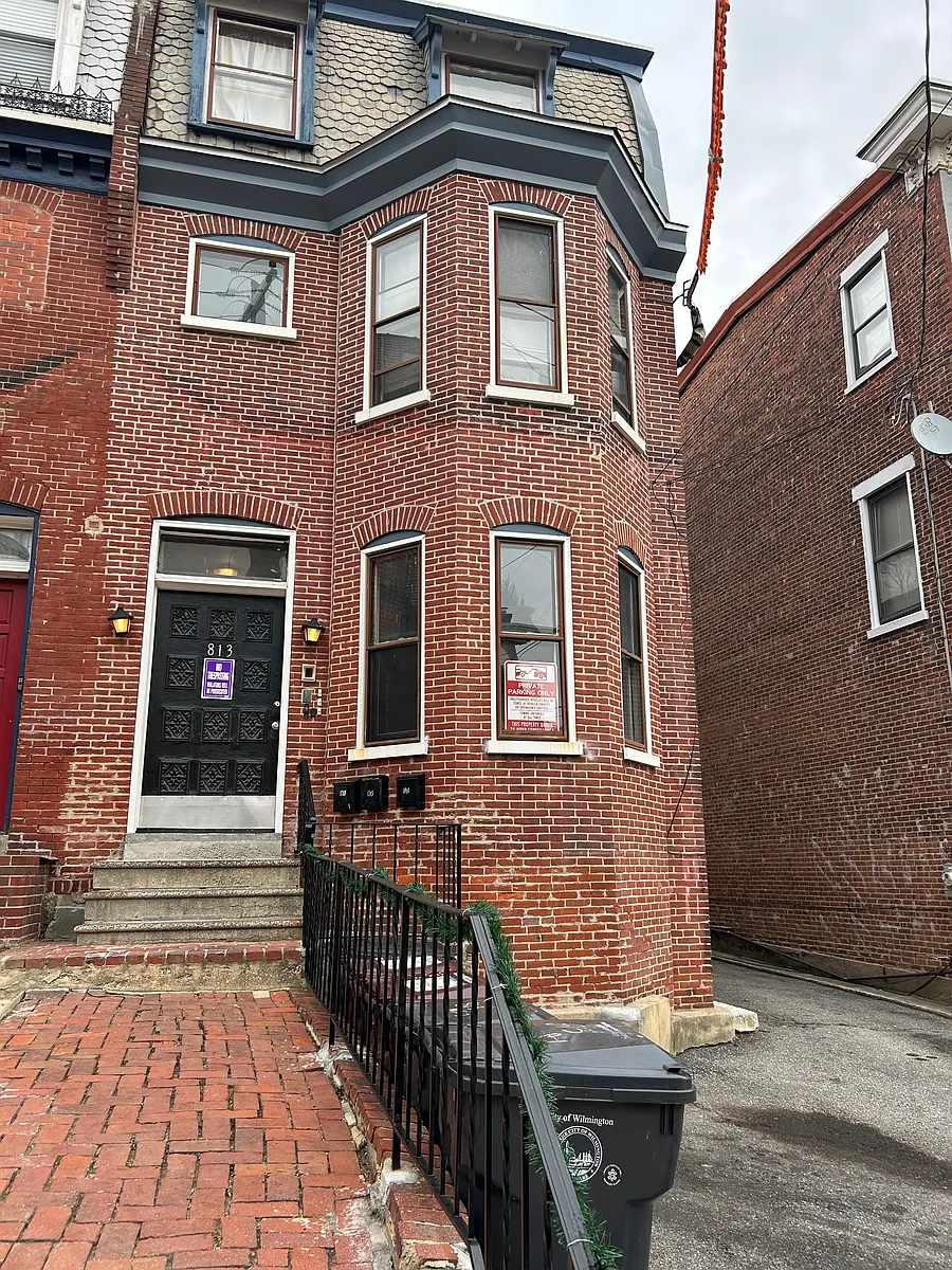 Photo 1 of 7 - 813 W 8th St #A - Wilmington, DE Primary Photo - 813 W 8th St #A