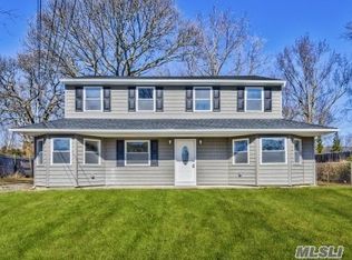 19 Farner Ave, Selden, NY 11784