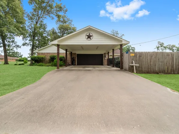 303 Greenwood Dr, Livingston, TX 77351