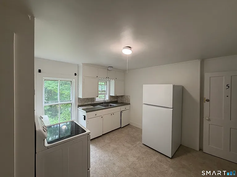 180 W Main St — Photo 3