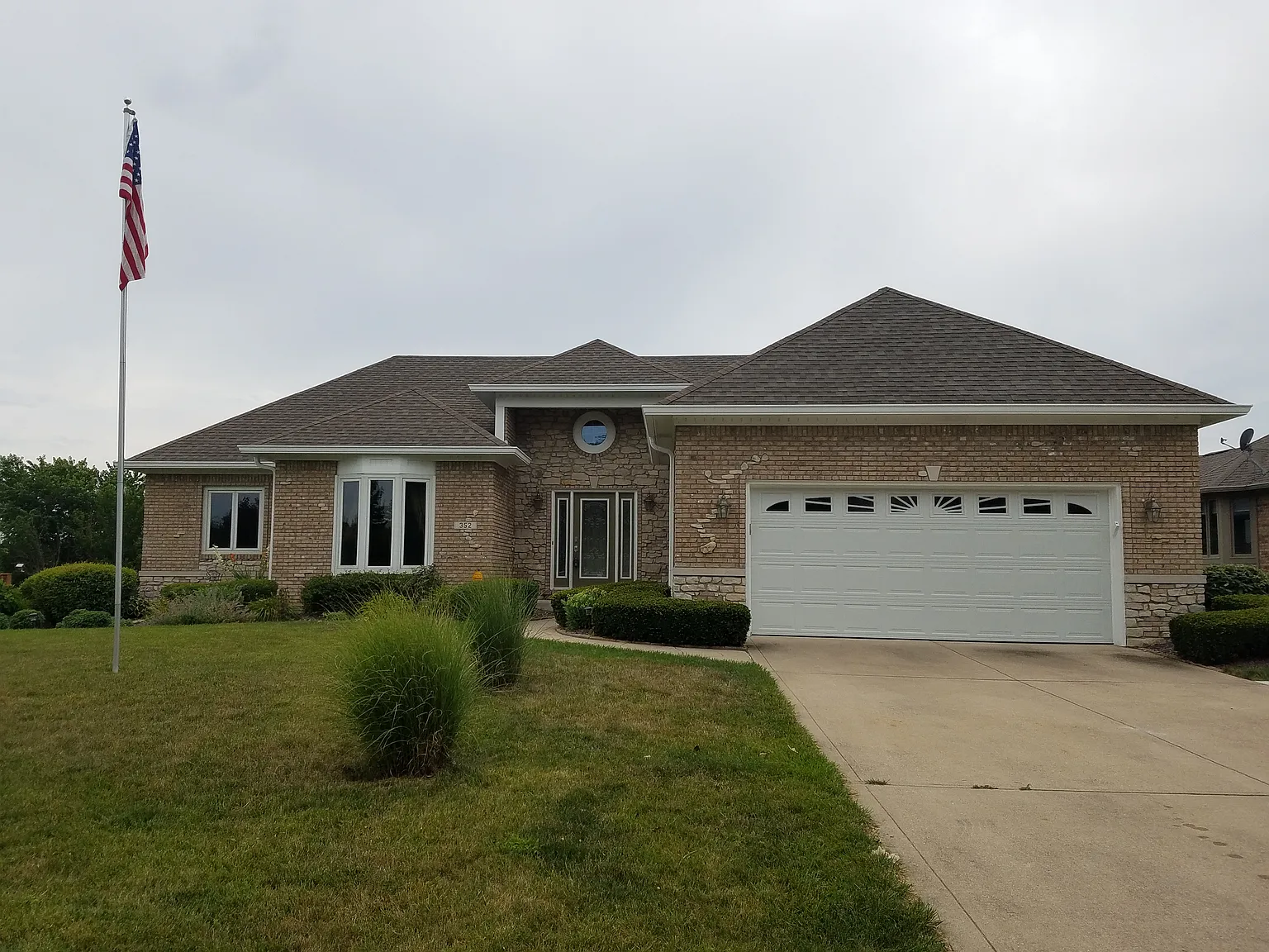 352 Linden Ridge Trl photo 1