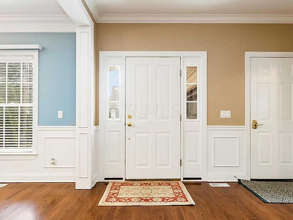 3rd image of 9782 Oxford Cir
