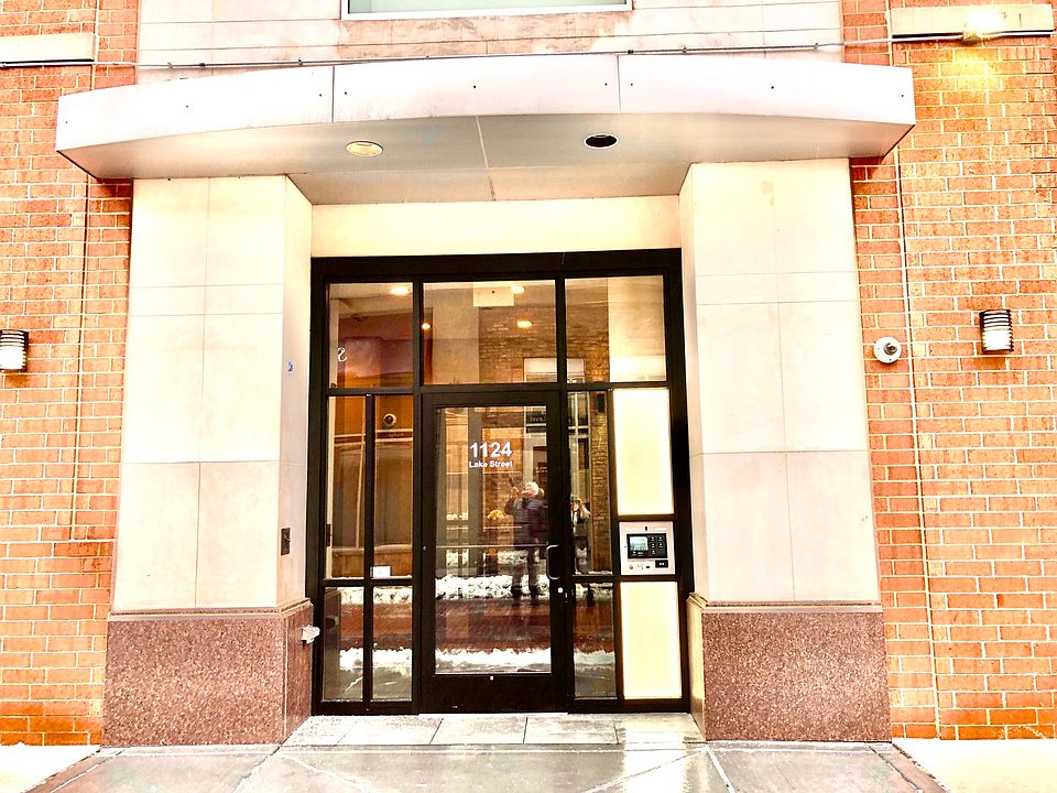 1st image of 1124 Lake St #510