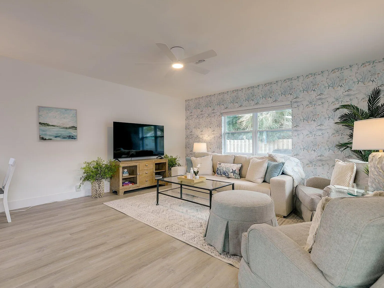 2 bed, 2.0 bath, 948 sqft, $3,990 — Photo 3