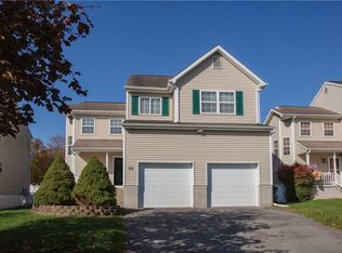 35 Alexander Dr, Washingtonville, NY 10992