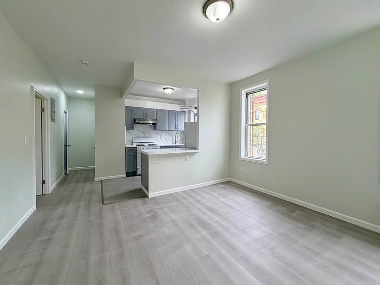 792 Onderdonk Ave #2L — Photo 1