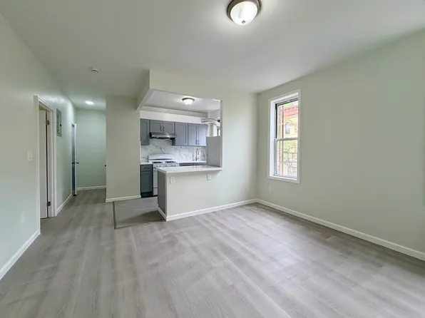 792 Onderdonk Avenue image 1 of 17
