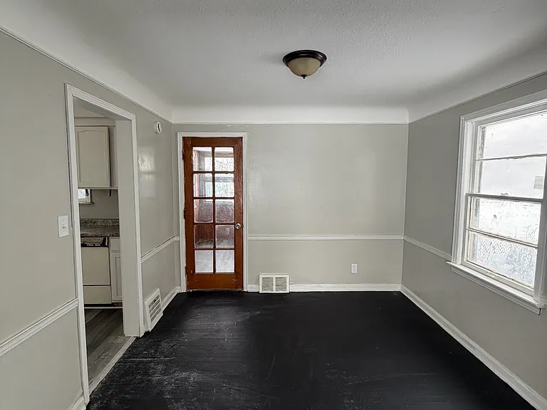 16109 Delrey Ave — Photo 3