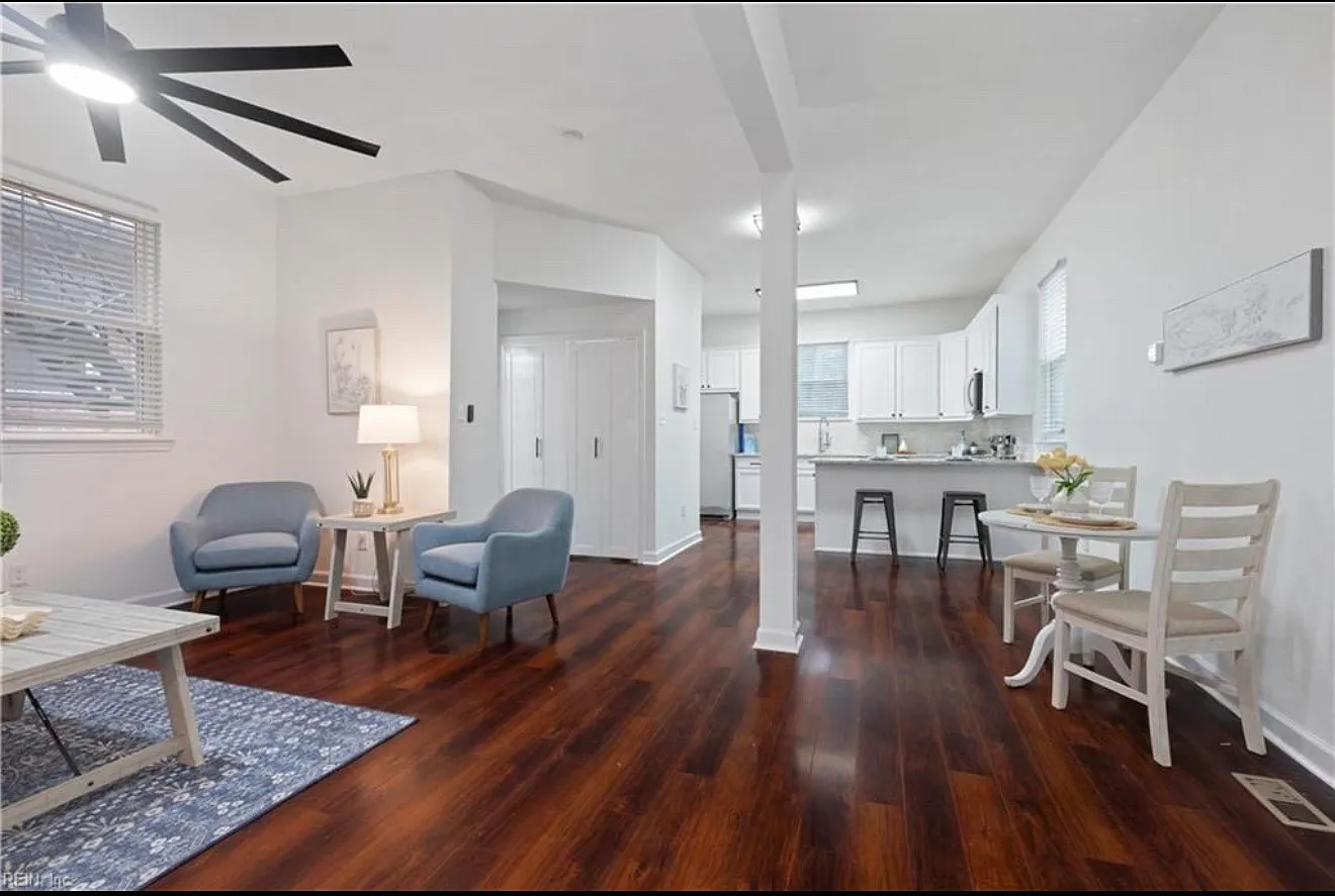 4 bed, 2.5 bath, 2199 sqft, $2,800 — Photo 2