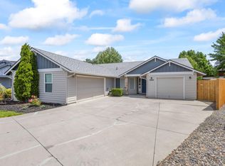 2044 NW 20th Ct, Redmond, OR 97756