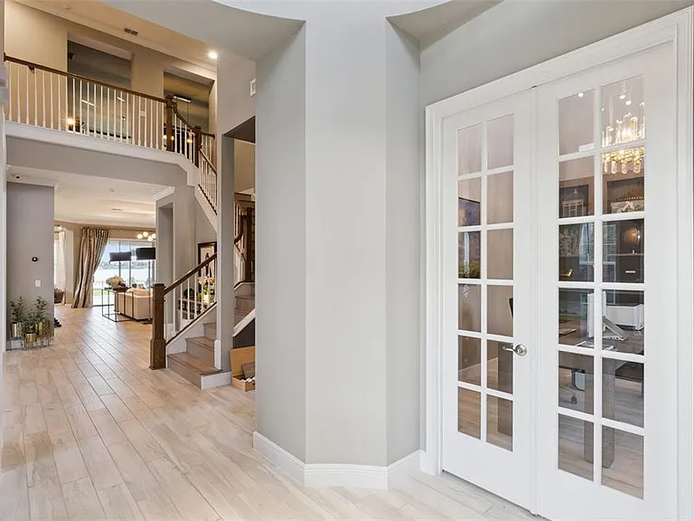 7556 John Hancock Dr — Photo 3