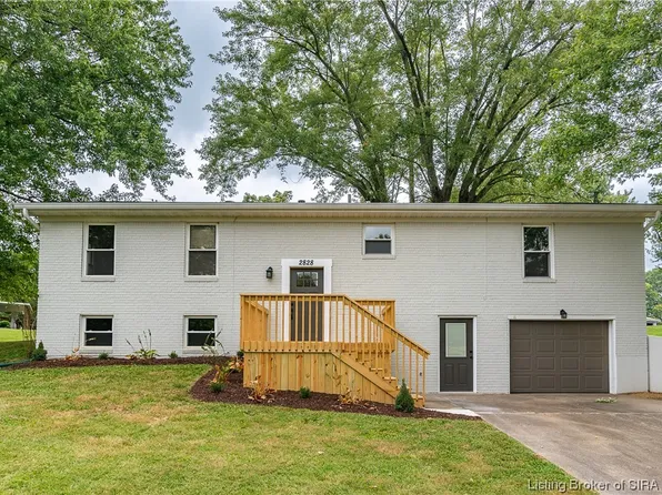 2828 Andrea Drive, Floyds Knobs, IN 47119