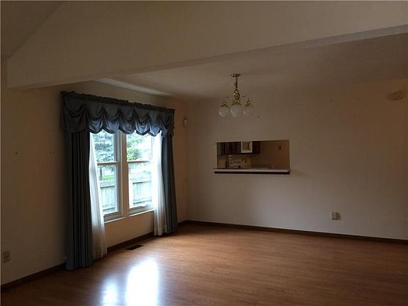 4th image of 8209 Castle Ridge Ln