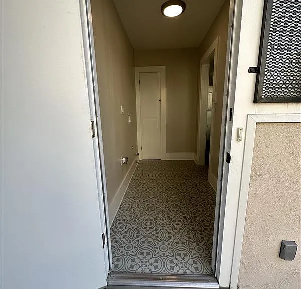 2831 Rowena Ave #3/4 — Photo 3