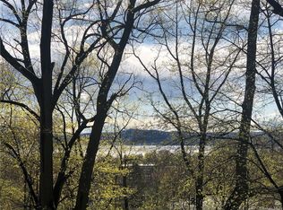 1 Alexander Ln, Croton On Hudson, NY 10520