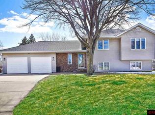 404 Ptarmigan Ct, Waseca, MN 56093